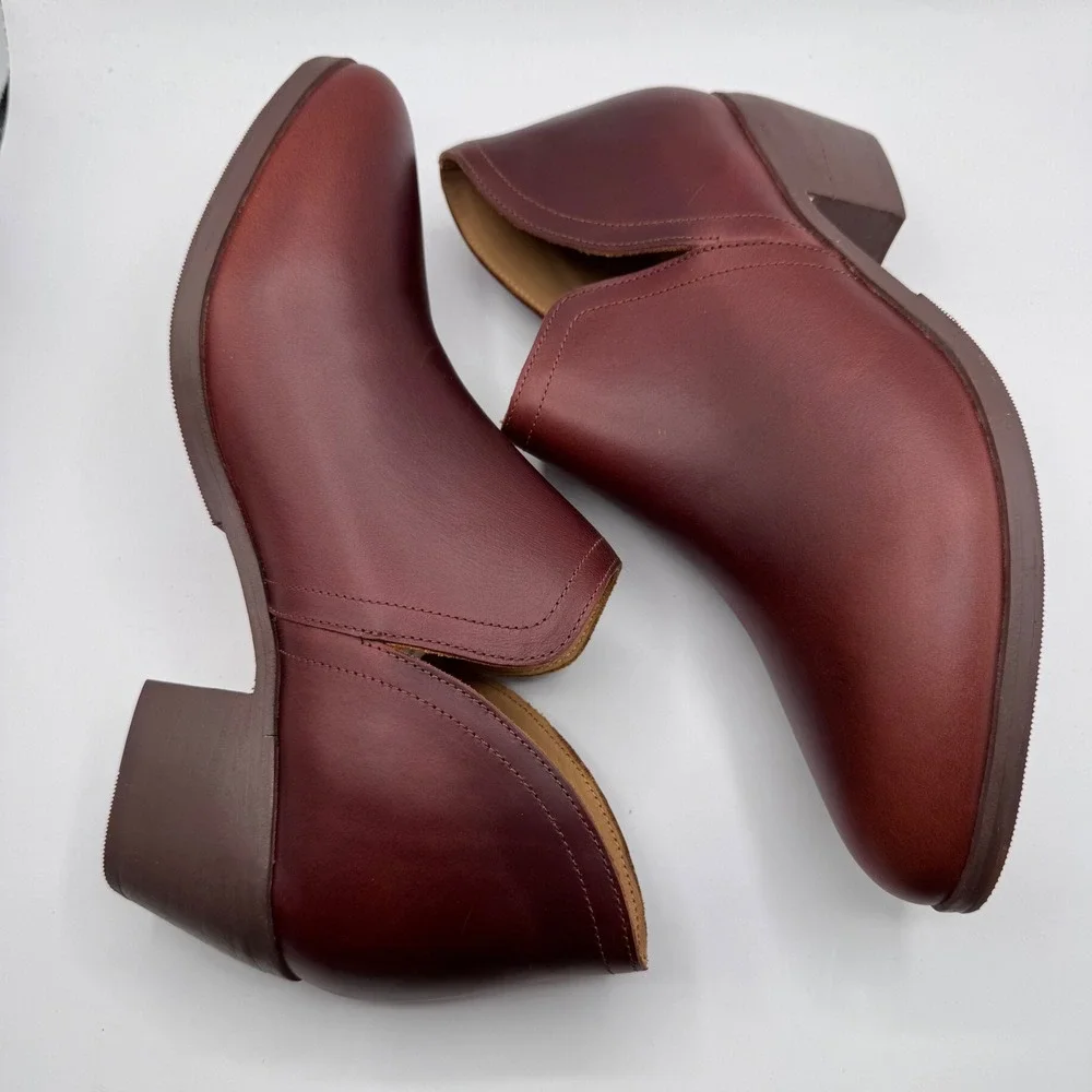 Nisolo auburn leather